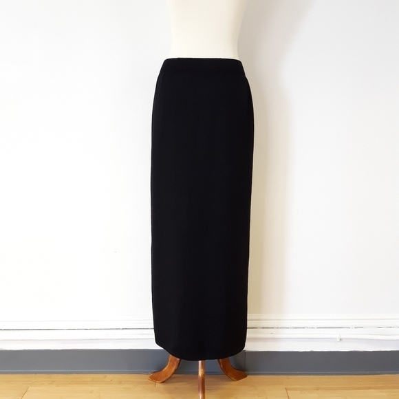 St. John | Knit Collection Maxi Skirt w. Side Slit in Black - Picture 5 of 8